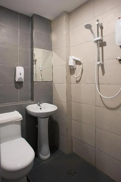 Econtel Queensbay Sungai Dua Bukit 2*,  Malaysia